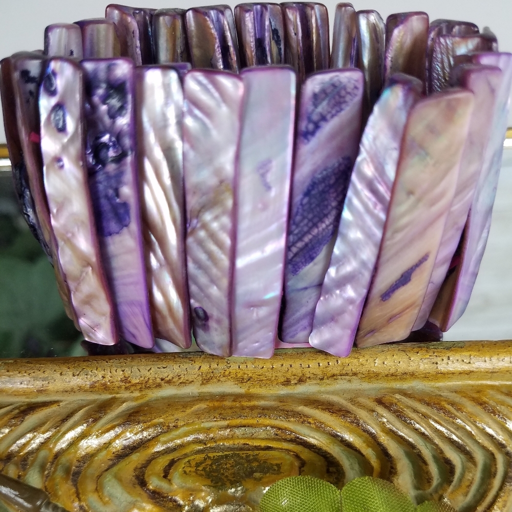 Fashion jewelry, purple bracelet, shell, stretch - Picture 1 of 4